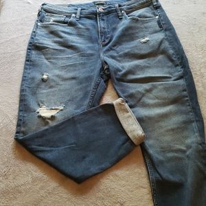 NWT Silver Boyfriend Distressed Jeans